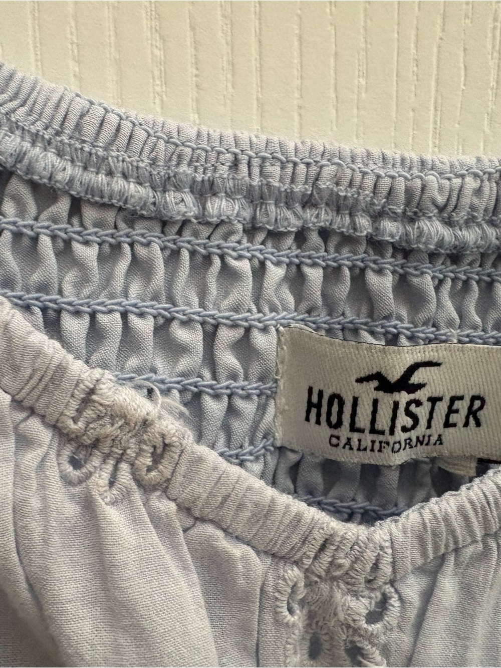 Hollister Light Blue Eyelet Embroidered Peasant Top w Puff Sleeves - Picture 4 of 5